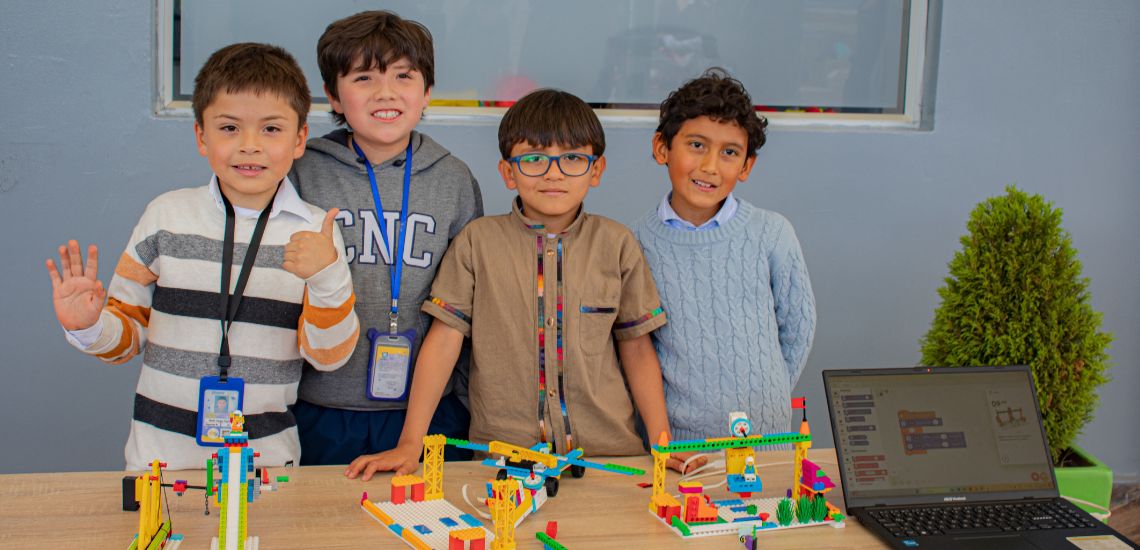 colegio con robótica